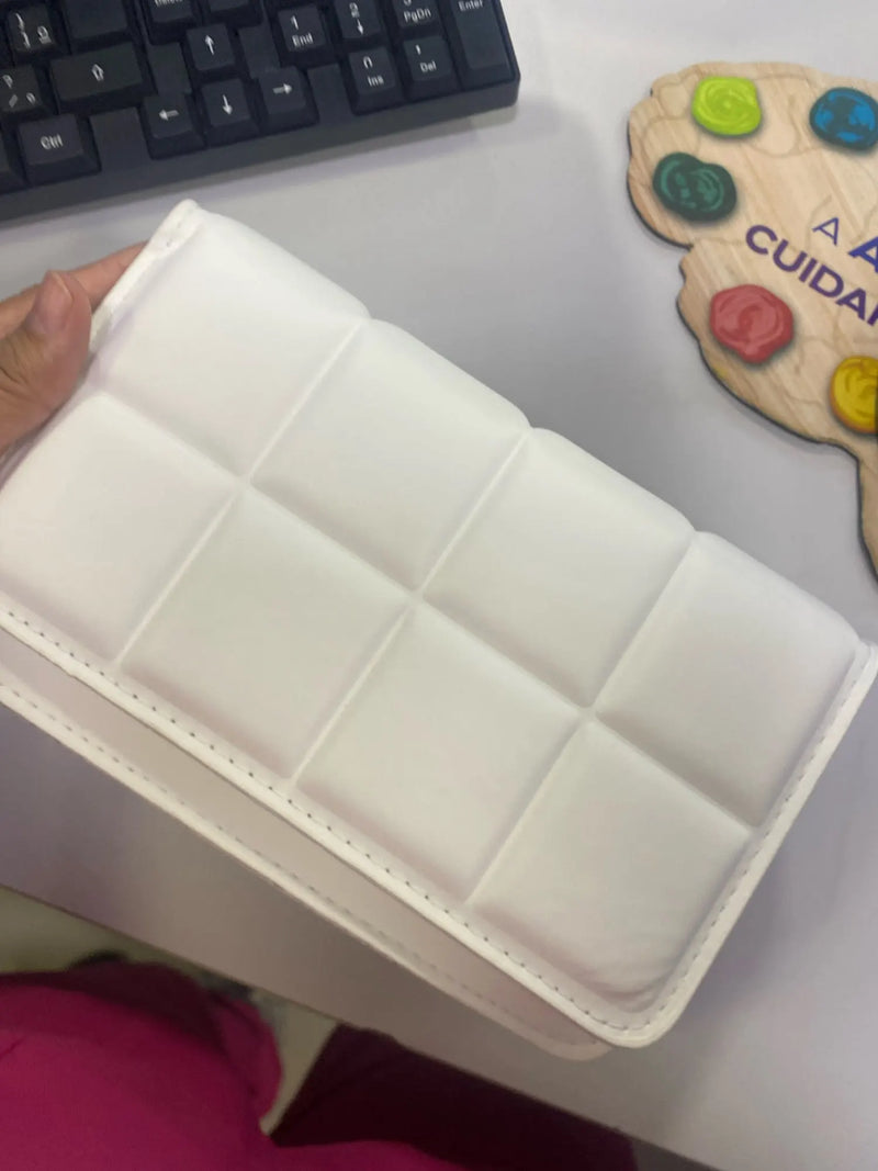 <p><strong>R.</strong></p>